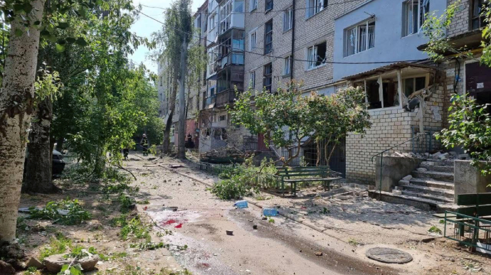 Mykolaiv residential neighbourhood shelled: 1 civilian killed, 6 wounded