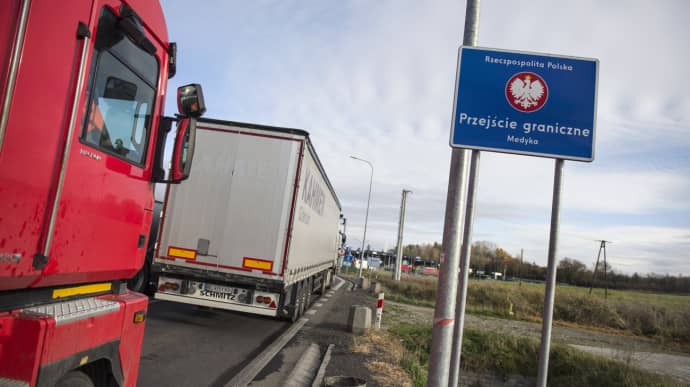 Ukrainian consul sees no blockage of bus traffic at Polish border