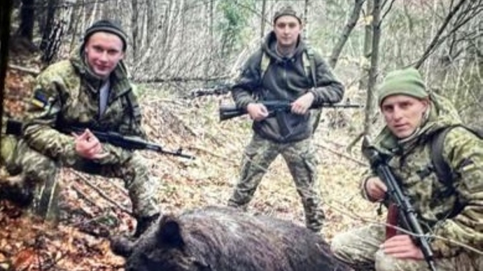 В нацпарке обвинили пограничников в убийстве медведицы на Закарпатье, те отрицают