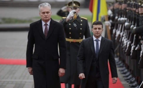 Президент Литвы не приедет в Украину из-за коронавируса