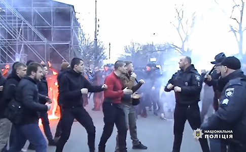 Прорив до Порошенка в Черкасах: постраждалих поліцейських уже 22
