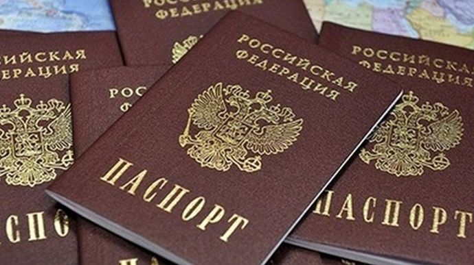 Russian mobile units in Donbas force retirees to obtain Russian passports