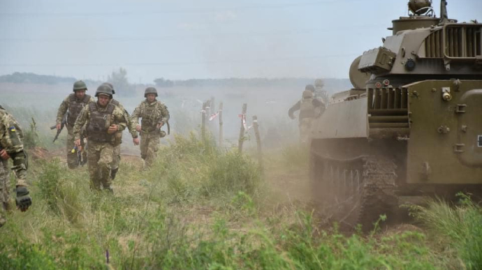 На Донбасі ЗСУ відбили 7 атак ворога й знищили 9 одиниць ворожої техніки