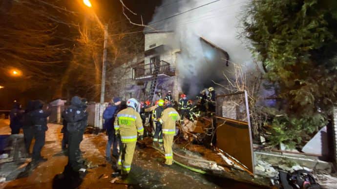 Во Львове произошел взрыв в частном доме, есть погибшие и раненые