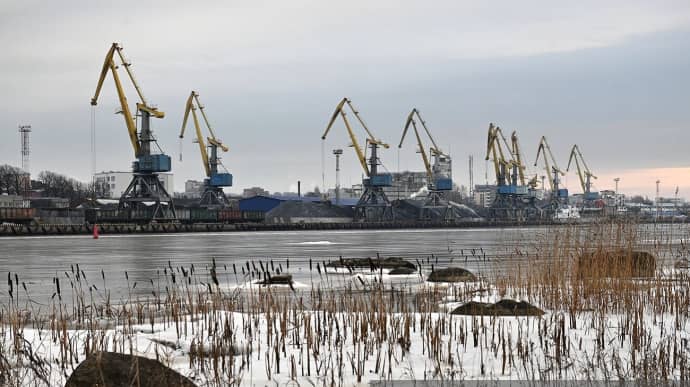 В четырех портах России ввели чрезвычайный режим 
