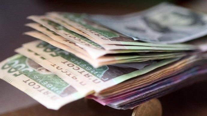 Члени ЦВК отримали квітні урізані зарплати по 300 тисяч