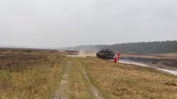 Украинский солдат, который обучается на Leopard 2, сравнил немецкие танки с Мерседесом