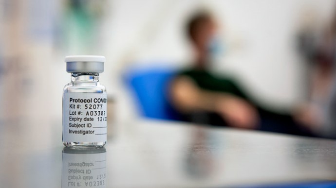 У ЄС більше половини дорослих завершили COVID-вакцинацію