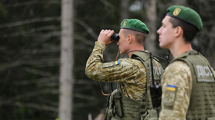 Украина и Беларусь усиливают границу после задержания боевиков