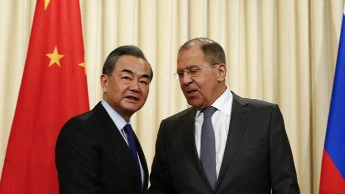 Лавров и глава МИД Китая в Москве обменяются мнениями насчет Украины