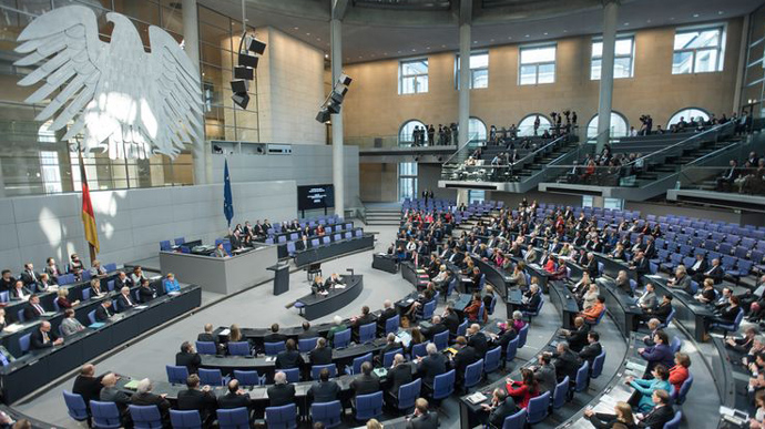 В парламенте Германии отклонили инициативу ХДС/ХСС о предоставлении Украине оружия