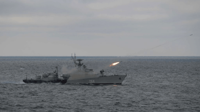 Россия держит наготове пять носителей Калибров в Черном море