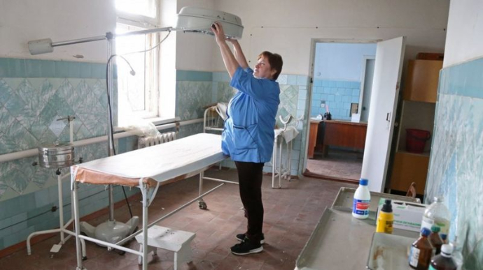 Russians convert hospital into military hospital in Khrustalne, Luhansk Oblast