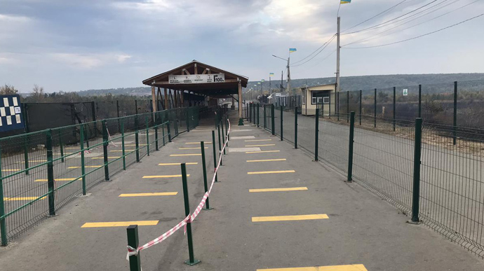 КПВВ Станица Луганская закрыт, несмотря на локализацию пожара – пограничники 