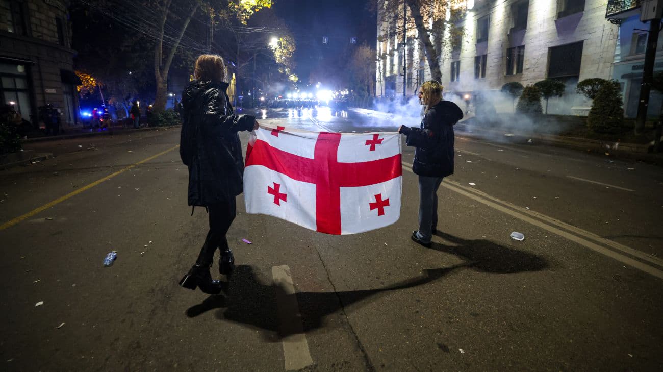 Day six of protests in Georgia: Police launch harsh crackdown outside parliament – videos