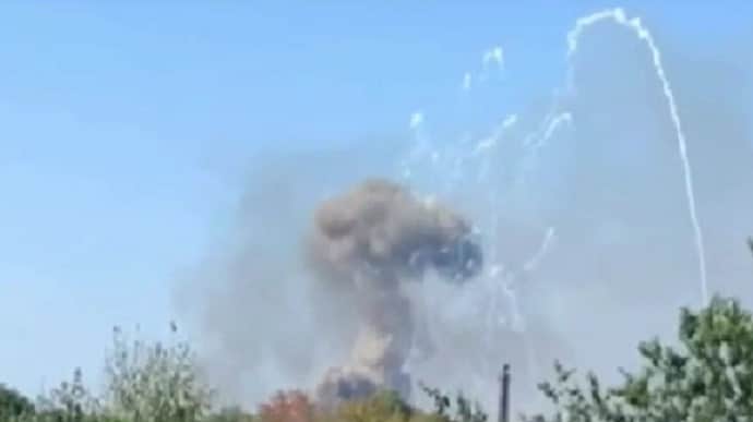На Луганщине взрываются военные склады на границе с РФ – росСМИ