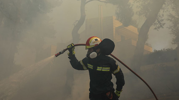 Греція: на заході Пелопоннесу пожежа, евакуювали кілька сіл