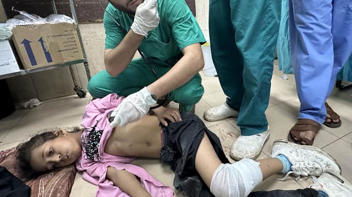 Лікарню у Секторі Гази оточили танки: люди просять про евакуацію