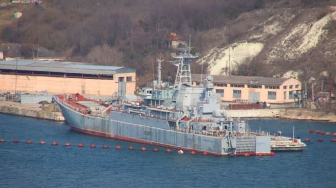 Ukrainian Navy hit Russian-seized Ukrainian landing ship with Neptune missile system