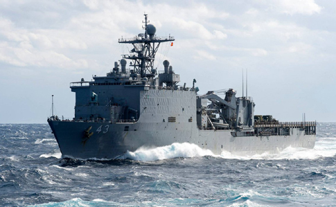 В Черное море идет американский десантный корабль