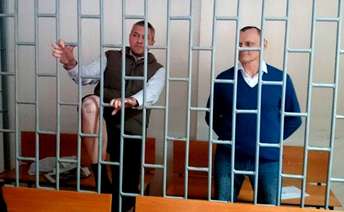 Суд в Грозном оставил Карпюка и Клыха за решеткой