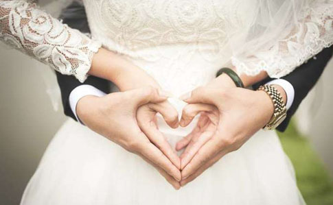Стало известно, сколько пар зарегистрируют брак в День влюбленных