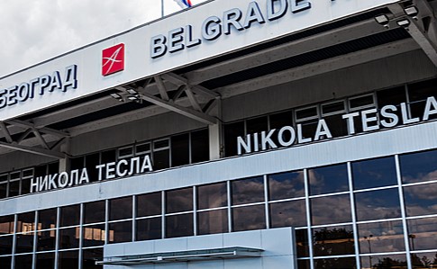 Сербия объявила план открытия страны, в том числе - гостиниц и аэропортов
