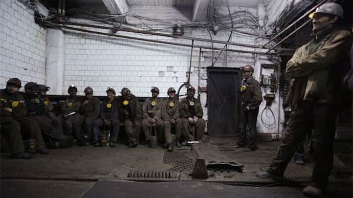 20,000 miners continue to work in frontline Donetsk Oblast
