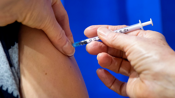 США додадуть попередження про можливе запалення серця для деяких COVID-вакцин