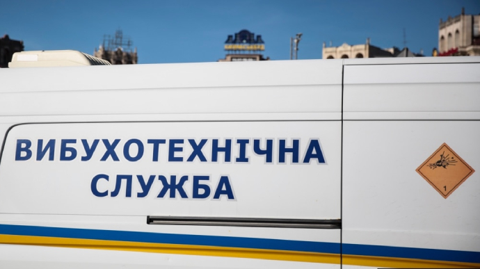Полиция ищет взрывчатвку во всех школах Харькова