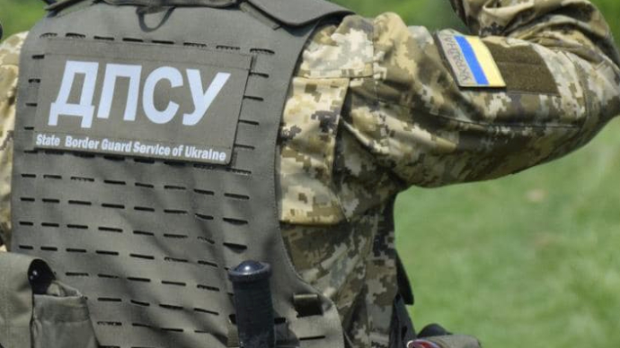 Russian troops shell Chernihiv Region border guards for the second time today