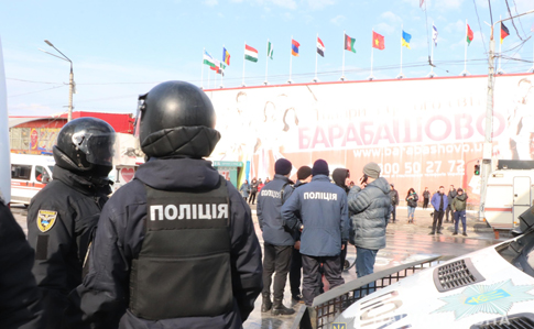 Из-за столкновений на рынке Барабашово в полицию доставили более 50 человек