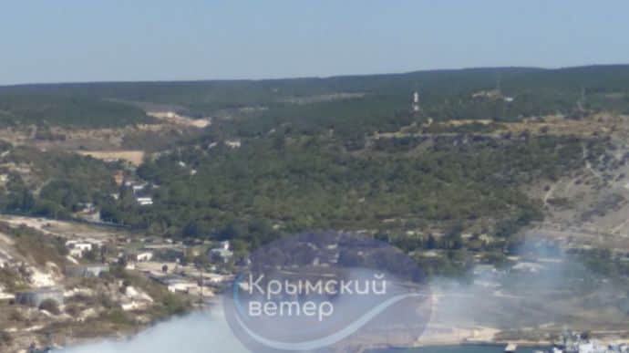 В Крыму в среду попали по скоплению живой силы и ''дорогим военным системам''