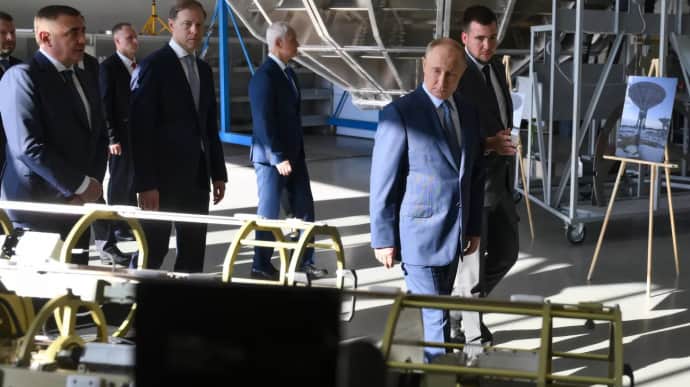 Putin announces plans to increase Russian drone production in 2024 by almost 10 times – photos