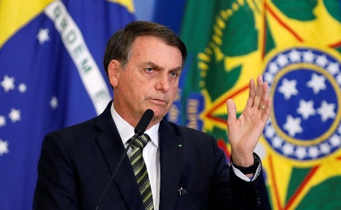 Лідер Бразилії обурився запитанню про значну смертність від коронавірусу