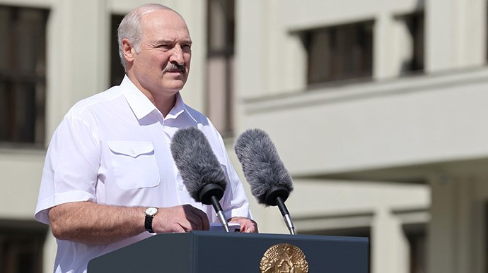 Лукашенко виступив на мітингу на свій захист, вже обіцяє реформи завтра