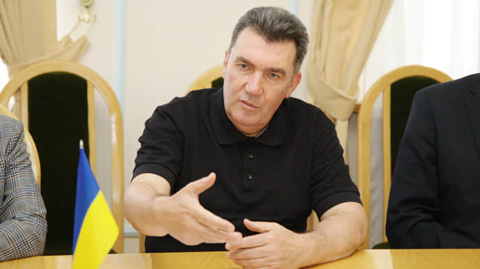 Danilov: Kyiv may ask partners to create humanitarian convoys for grain corridor