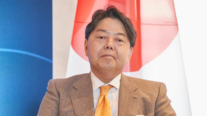 В Україну з неоголошеним візитом прибув міністр закордонних справ Японії