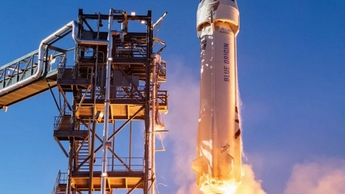 Політ у космос із Безосом продали за $28 мільйонів