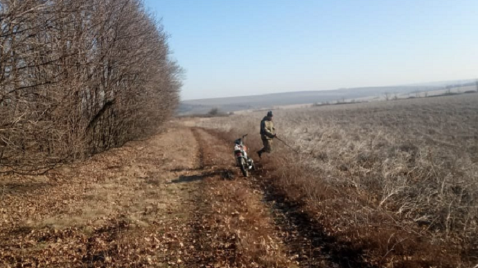 Двоє цивільних підірвалися на боєприпасі під Ізюмом 