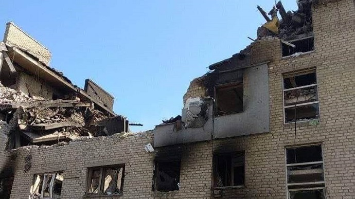 Luhansk Military Administration: at least 7 buildings destroyed, 1 civilian killed
