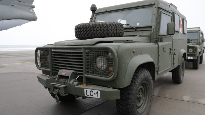 Латвія передала українській армії медичні бронеавтомобілі
