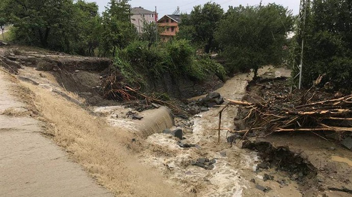 Повінь у Туреччині: кількість загиблих зросла до 64 осіб