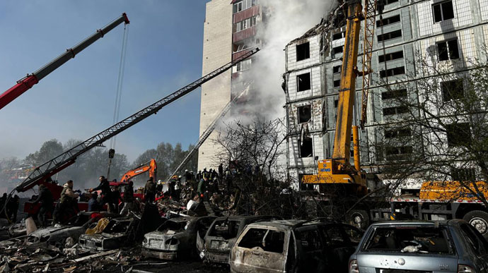 Fire breaks out again in high-rise building destroyed by Russians in Uman