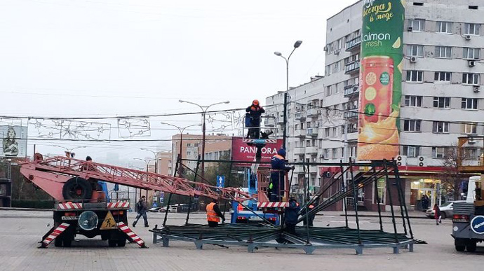 У Донецьку, попри COVID, готують масові новорічні гуляння