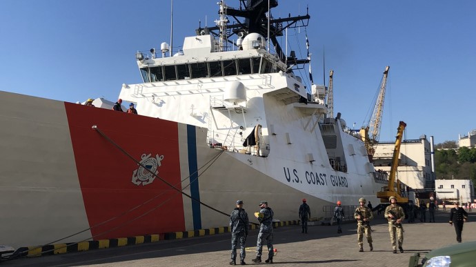 Сильніші разом: Катер Берегової охорони США перебуває в порту Одеси