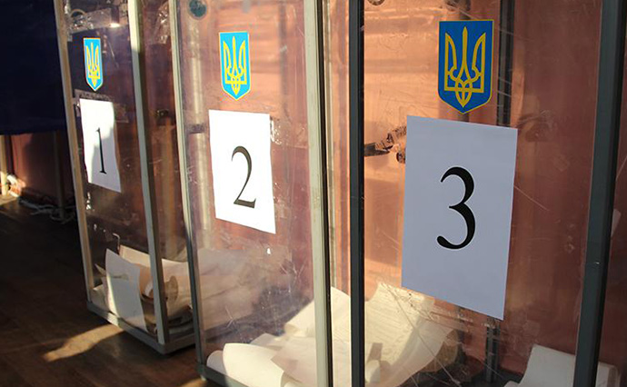 ТВК на Донеччині заявила про фальсифікацію на користь одного з кандидатів у 9 разів