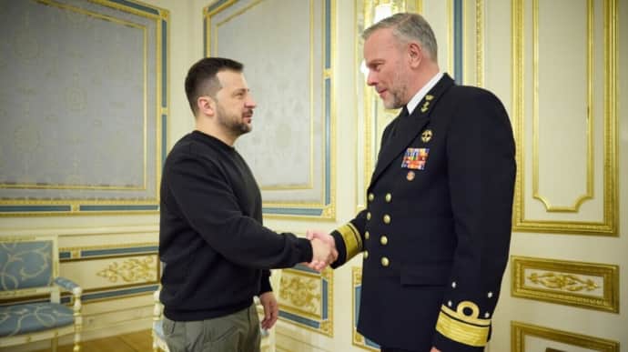 Zelenskyy meets NATO Military Committee chair