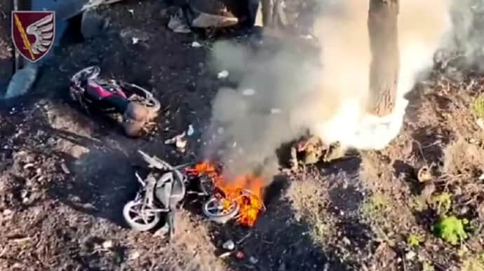 Ukrainian forces destroy 8 Russian military motorcycles and 1 personnel carrier – video