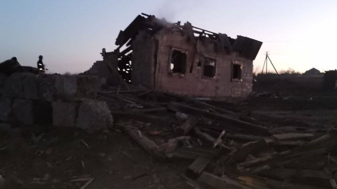 Russia attacks Zaporizhzhia, killing woman and destroying private house